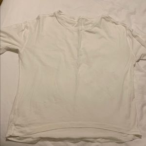 White lululemon t shirt crop 4